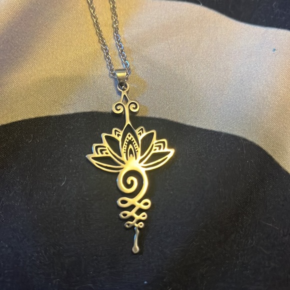 New Unalome Hollow Lotus Flower pendant Necklace - Picture 10 of 10